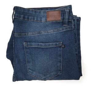 Tahari Women's Jeans in Dark Blue. See detailed description.